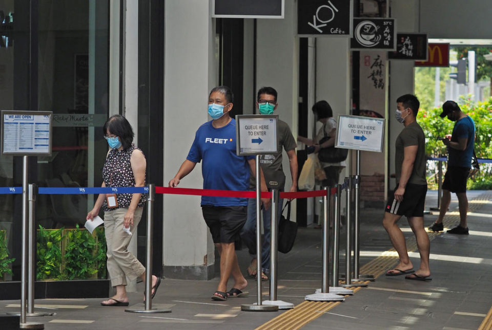 Coronavirus: 100 more people fined for not wearing masks in public