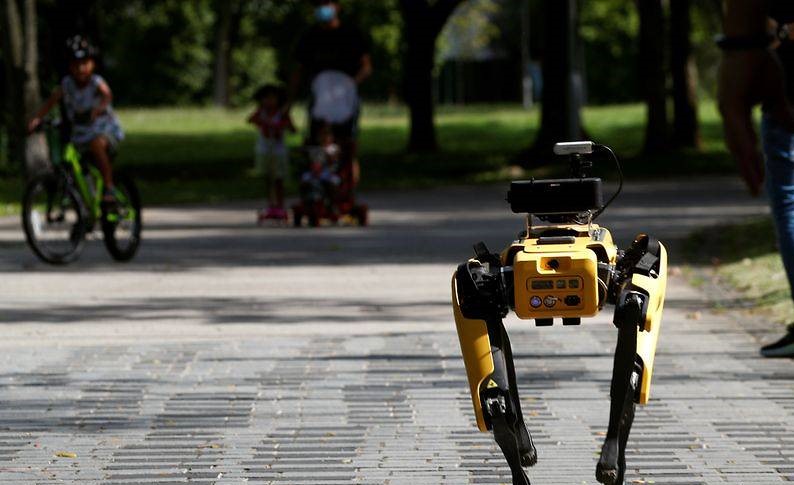SINGAPORE: A dog-like robot has been set up and monitored to enable safe distance operations to exclude those in the Bishan-Ang Mo Kio Park.