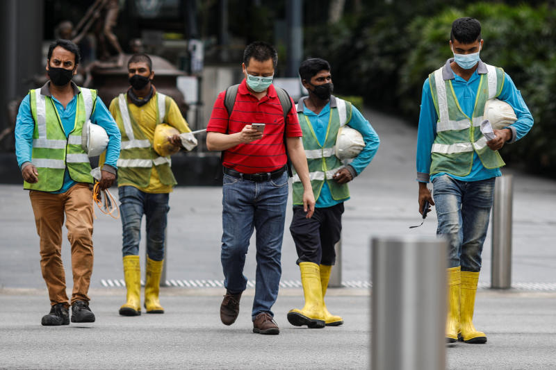 Singapore's top business chamber has urged employers to retrench workers only as a last resort