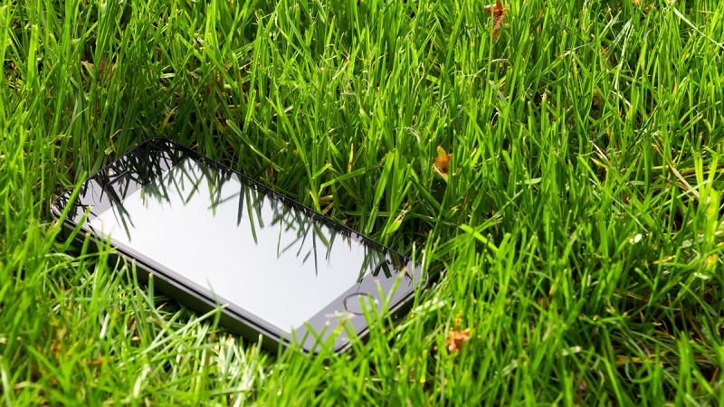 Man picked up iPhone on grass patch and pocketed it instead of returning it, gets fined