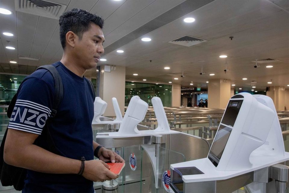 Singapore Face Scanning Immigrations