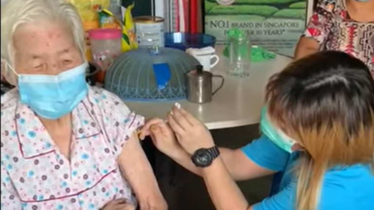 Pulau Ubin vaccinate residents