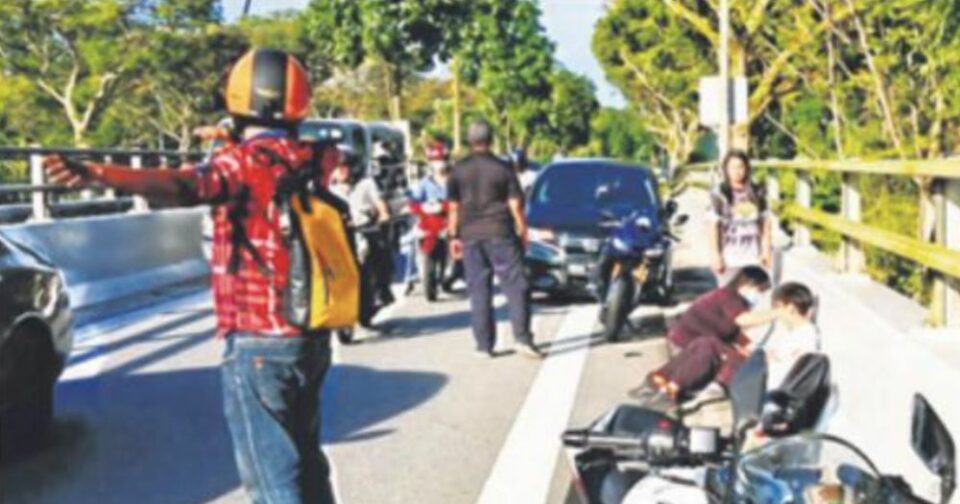 SLE motorcyclist-dies-collision