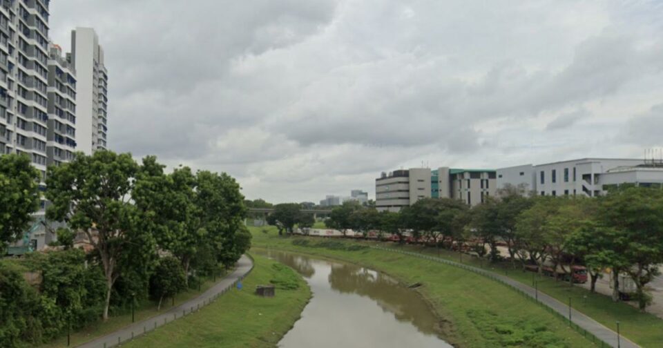 man-85-floating-clementi-canal